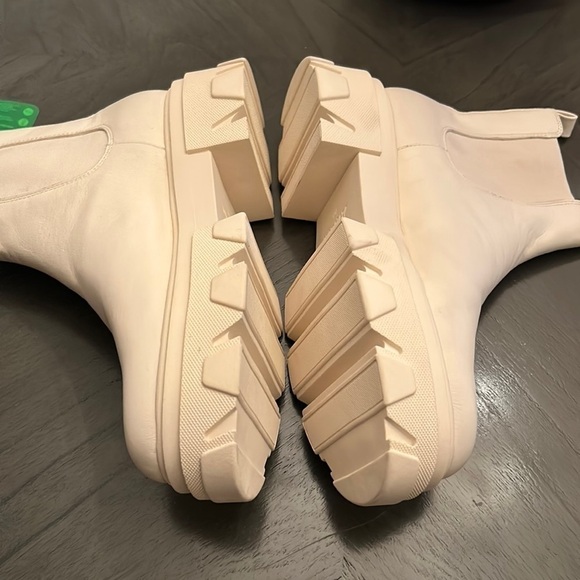 SAM EDELMAN Daelyn Leather Chelsea Booties - Picture 8 of 15